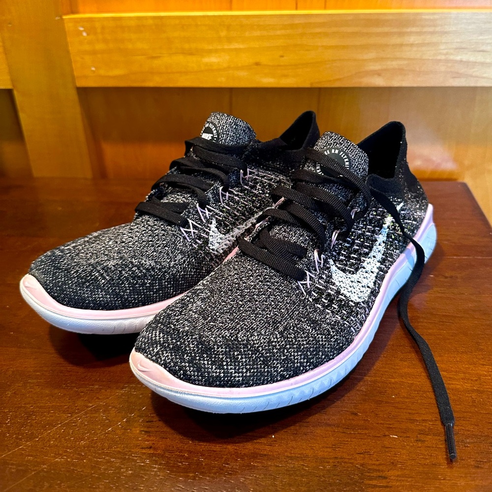 Nike Flyknit Shoes size 7.5 women’s - only worn 3 times